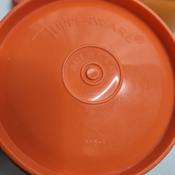 Tupperware Lot of 2 Round Containers & Lids Orange - Picture 6 of 7